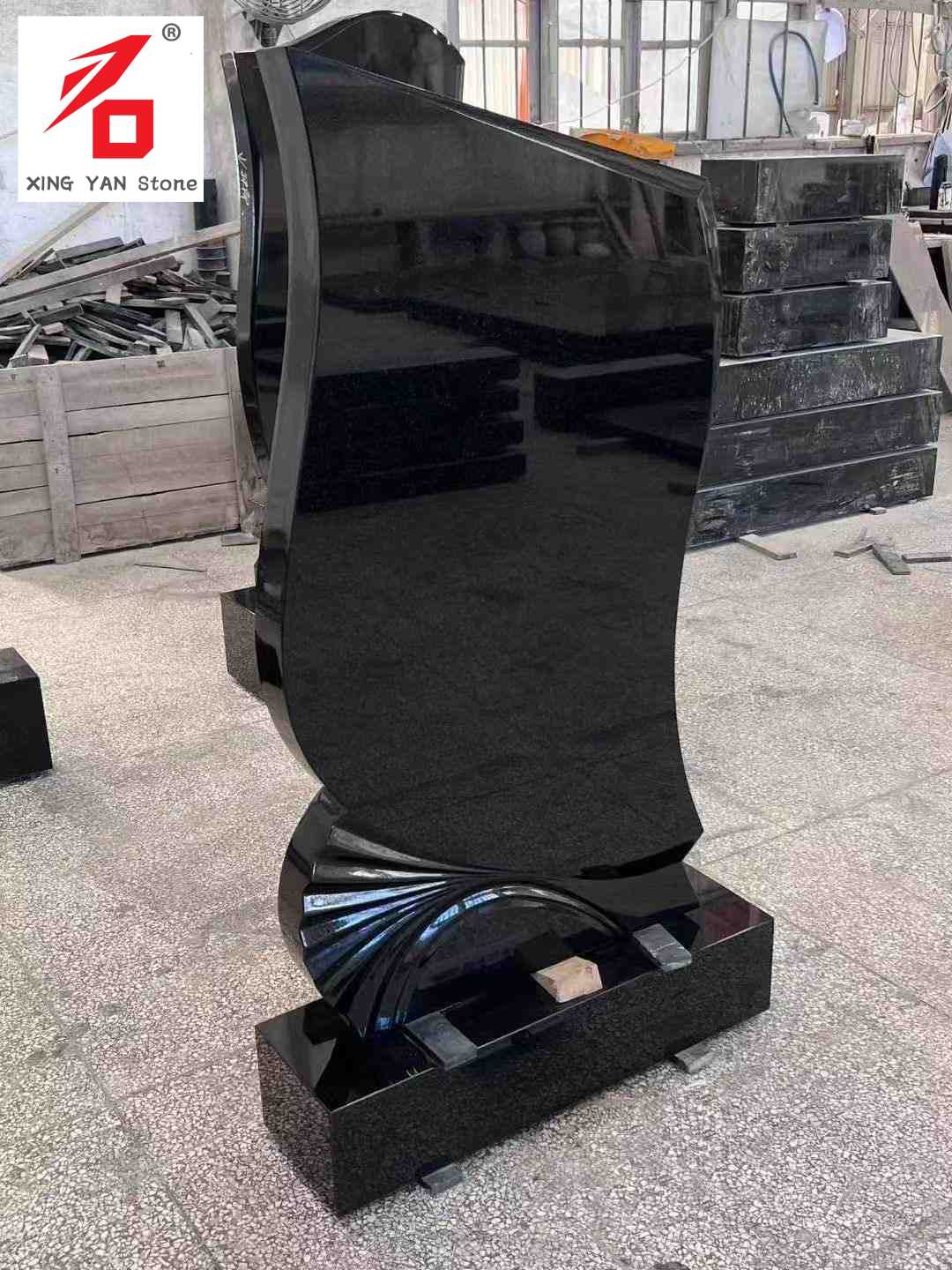 నలుపు ఆకారపు కళాత్మక సమాధి